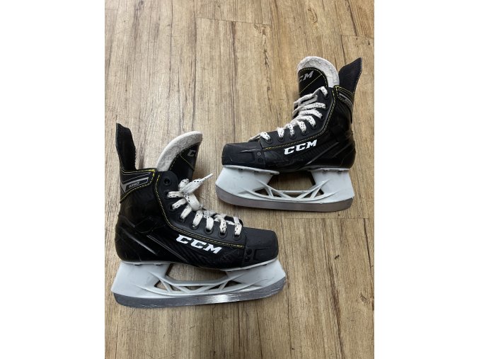 Brusle CCM Tacks 9350 JR vel. 33,5 (200924)