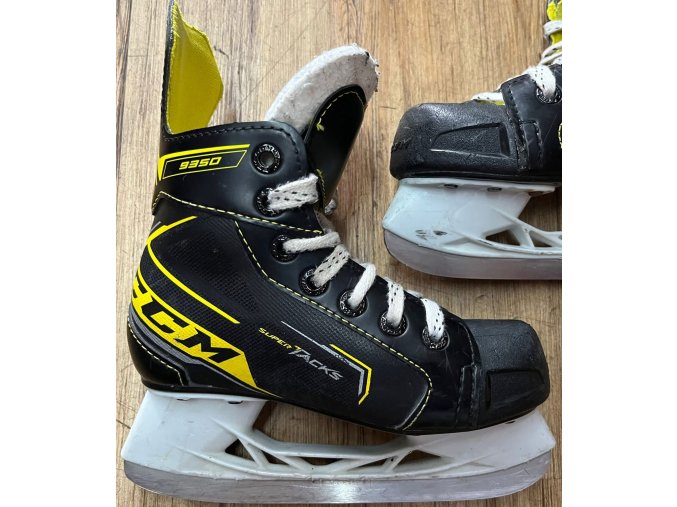 Brusle CCM TACKS 9350 YTH, vel. Y12/31 (240625)
