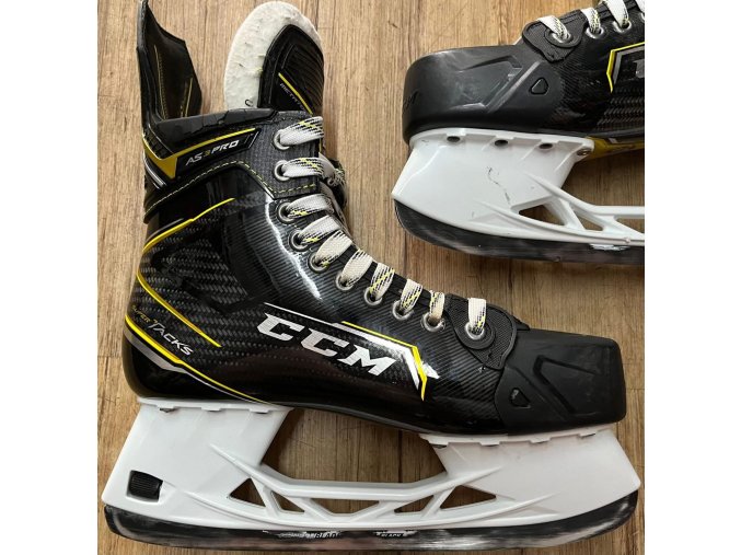 Brusle CCM TACKS AS3 PRO SR, vel. 8/43EE (160725)
