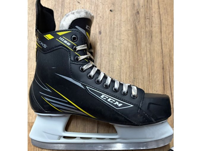 Brusle CCM TACKS 1052 SR, vel. 8/43 (140126)