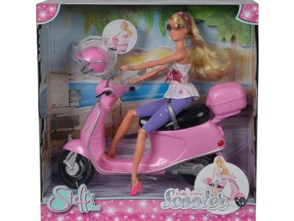 Panenka Steffi Love na skútru