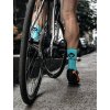kompresne-cyklisticke-ponozky-karpathia-tyrkysove-v-exterieri