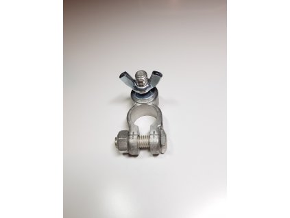 svorka autobaterie s křídlovou Fe maticí M8 kod 22024 +