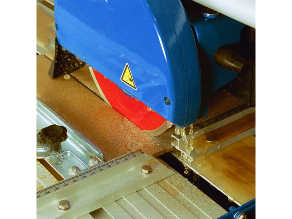 Řezačka obkladů 0,8 kW kotouč 200 x 25,4 mm, posuvná hlavice DEDRA DED7731 + Dárek, servis bez starostí v hodnotě 300Kč