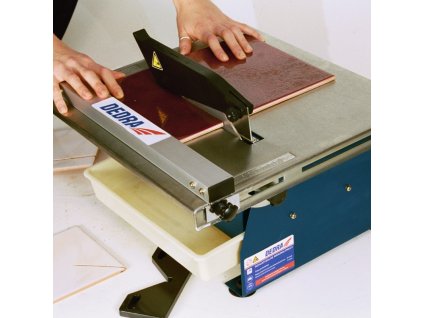 BAZAR - Řezačka obkladů 650 W, kotouč 180 x 22,2 mm