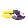 Instalatérské nůžky na dělení plastových trubek s kapacitou do průměru 42 mm.<br><br>• Nůžky na plastové trubky Vorel do 42 mm<br><br>• Robustní konstrukce<br>• Postupný přenos síly přes ráčnový mechanizmus<br>• Břit z nerezové oceli 8Cr13<br>• Tvrzený na tvrdost HRC54<br>• Pro plastové materiály PVC / PP / PU / PE a podobné