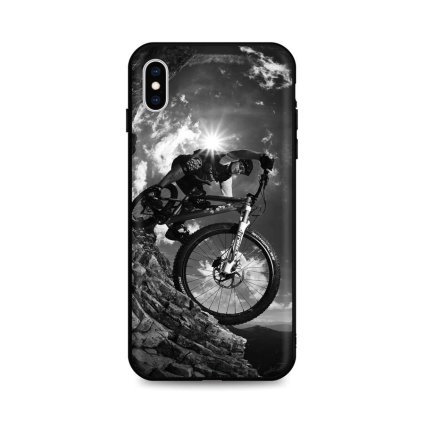 Zadný silikónový kryt DARK na iPhone XS Mountain Rider