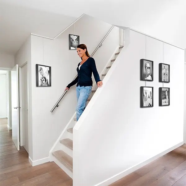 Slanting-walls_hallway