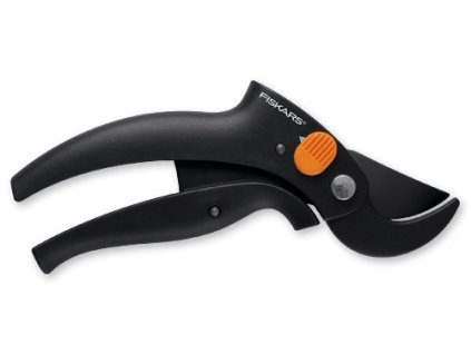 Jednočepelové zahradní nůžky FISKARS PowerLever™ P53 s pákovým převodem