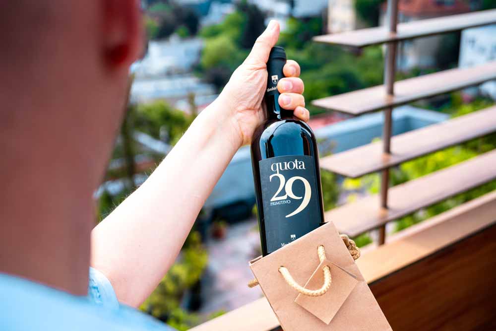 Červené víno jako dárek