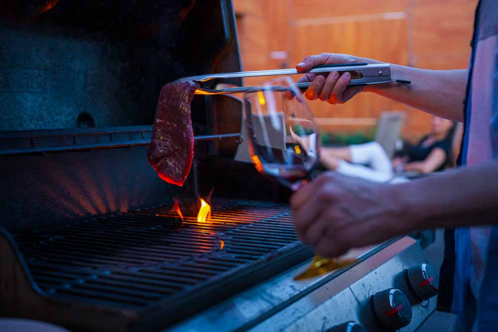 Červené víno k jídlu