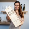 marta představuje dřevěný box na chateauneuf du pape blanc