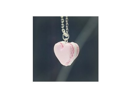 Řetízek s přívěskem Fimo - srdíčková makronka