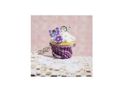 Řetízek s přívěskem Fimo - fialkový cupcake s motýlem