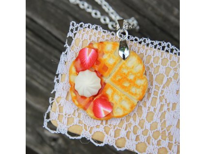 Řetízek s přívěskem Fimo - Vafle s jahodami