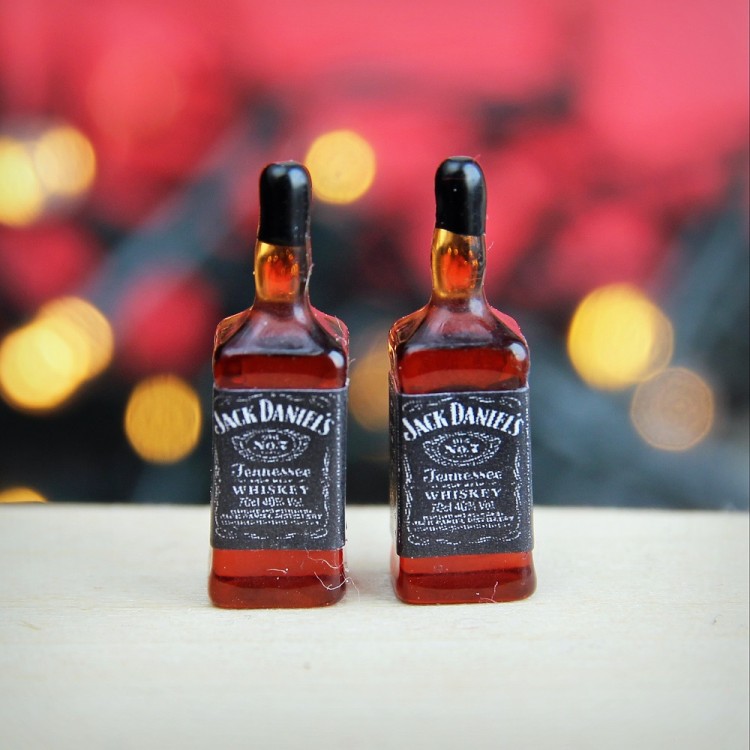 CircusMind Náušnice plastové pecky Jack daniels S0885
