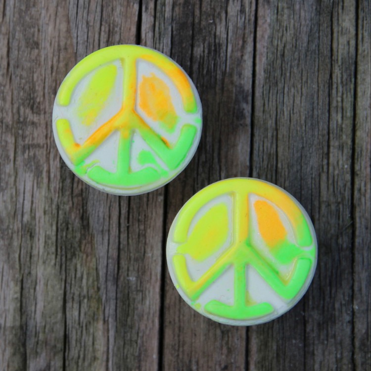 CircusMind Náušnice Fimo pecky symbol míru S1202