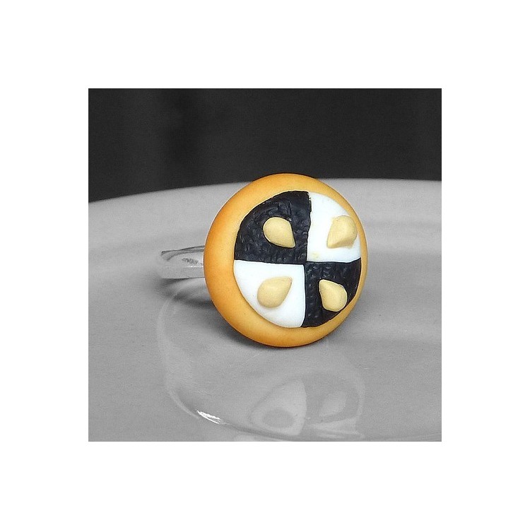 CircusMind Prsten fimo - tvarohovo-makový koláček S1883