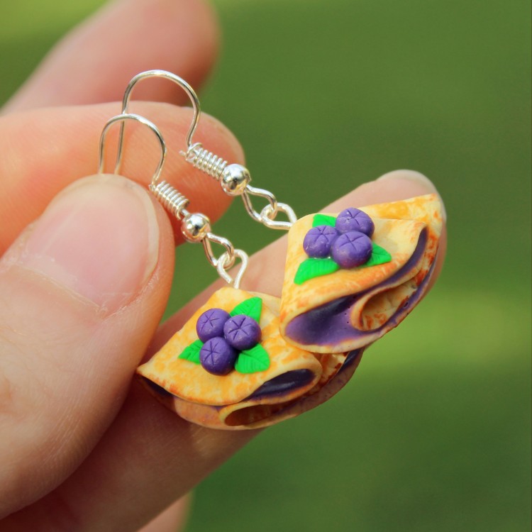 CircusMind Náušnice borůvkové fimo palačinky S3671