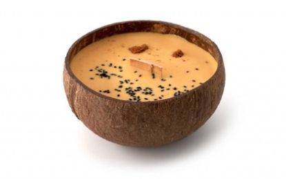 Tropikalia Veganská svíčka v kokosu - Vanilla & caramel 28620
