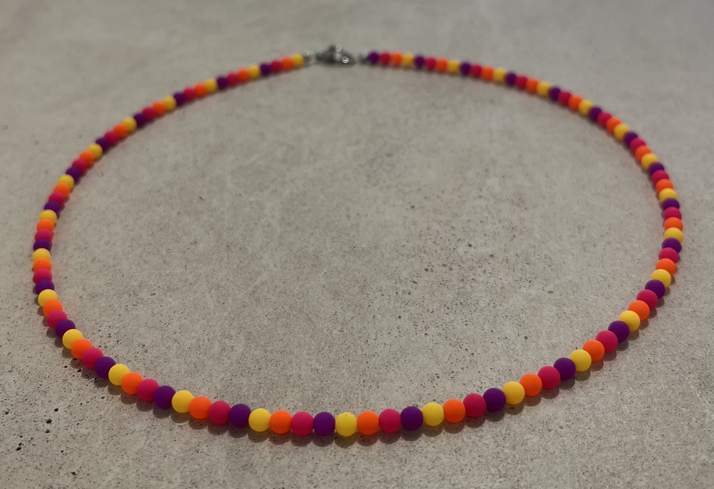 Náhrdelník UV teplé barvy - KUBUdesign