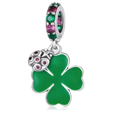 Prosperk Korálek na náramek čtyřlístek s beruškou