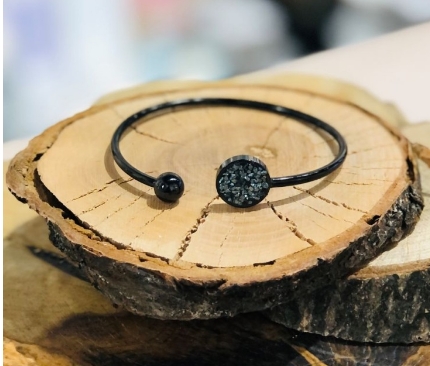 Náramek ocelový tmavý třpytivý - BetonBeads