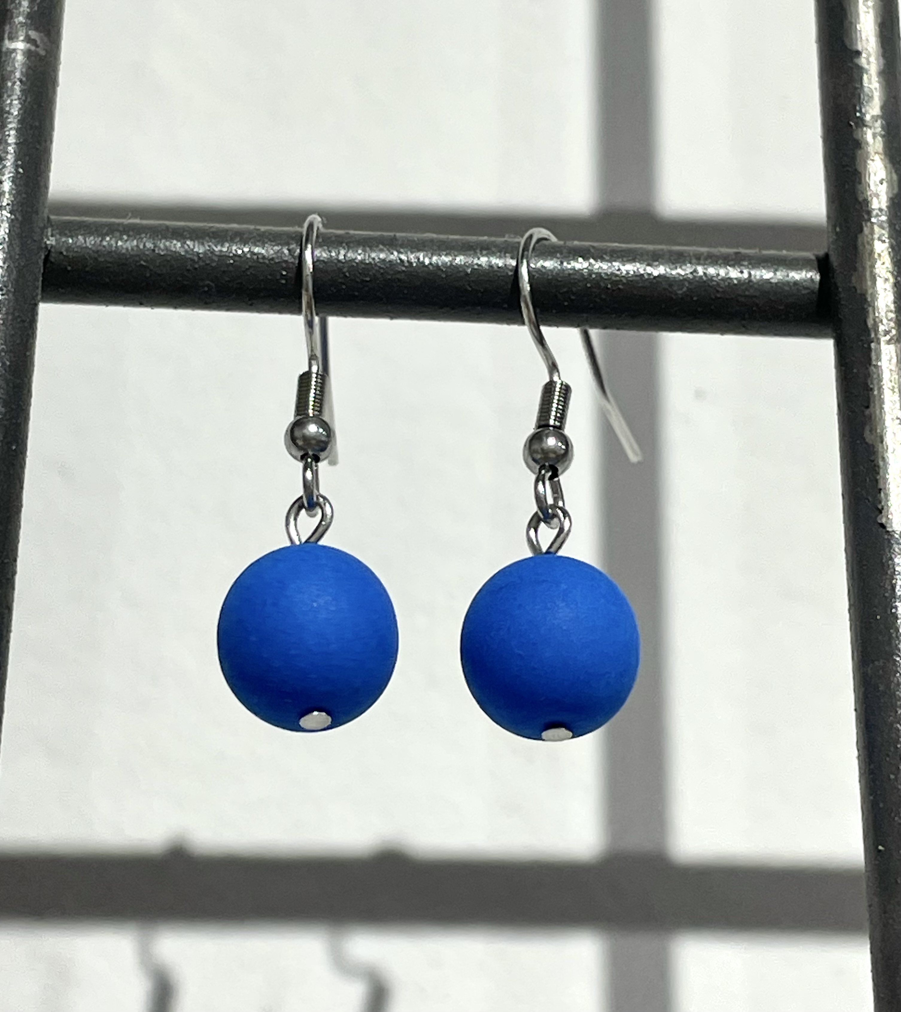 KUBUdesign Náušnice základ neon modré