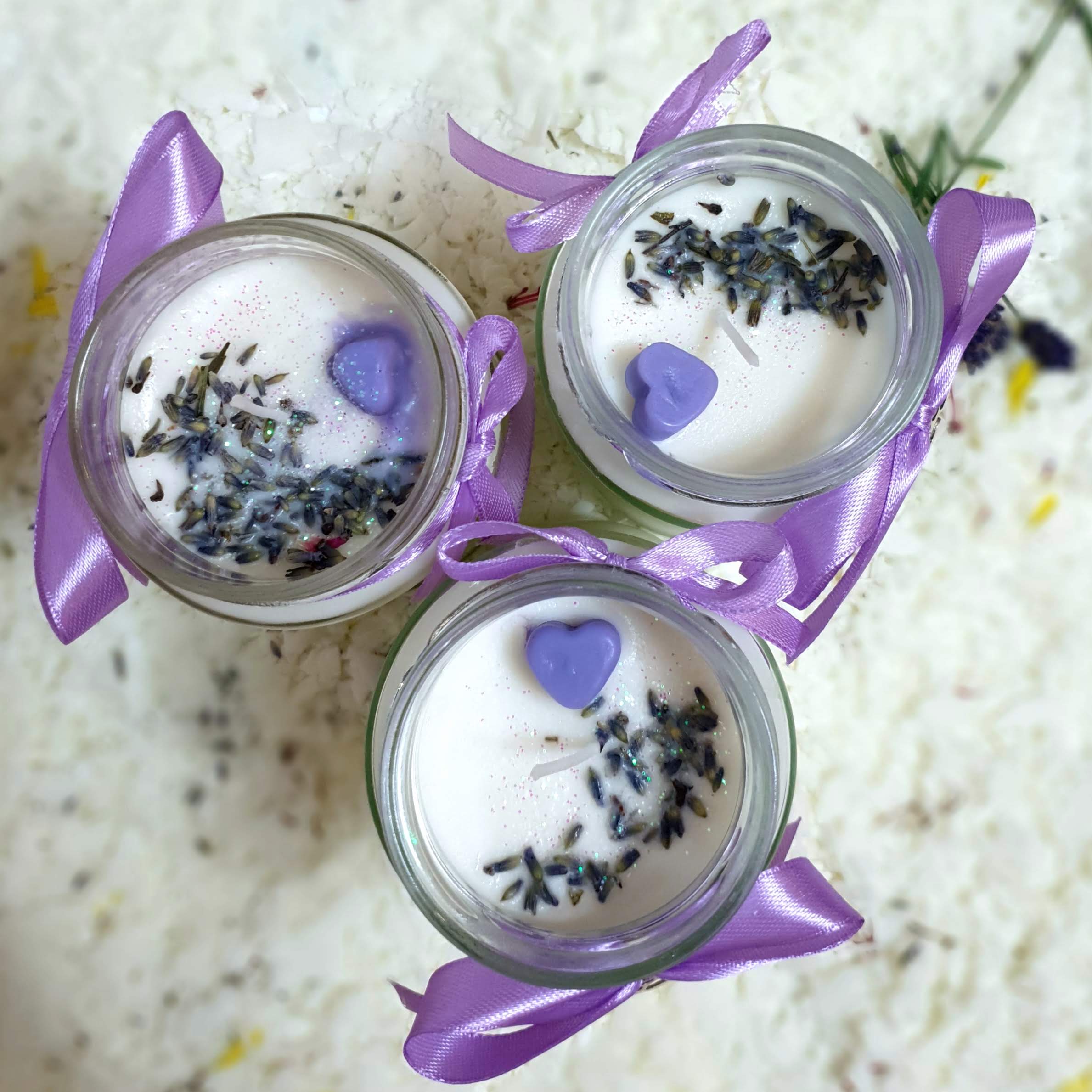 SVÍČKY, KTERÉ POMÁHAJÍ