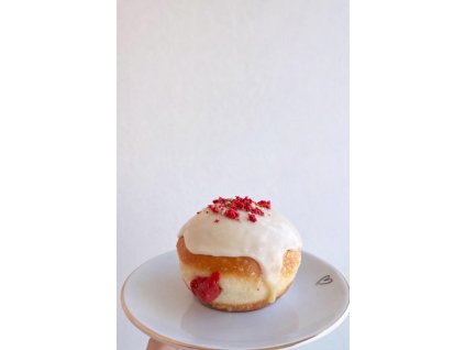 Malinový krém s polevou z bílé čokolády