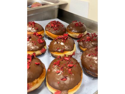 Višňový krém s hořkou čokoládou