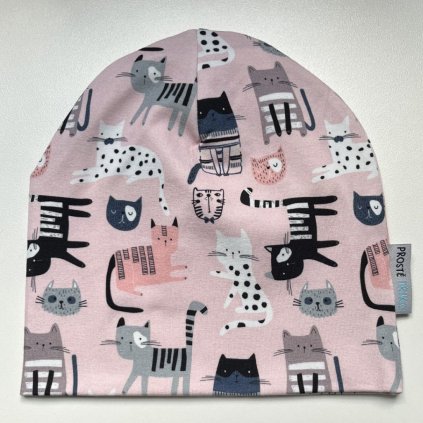 Čepice s kočkami na růžové