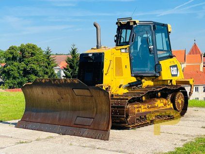 Caterpillar D6