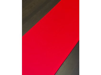 Červený látkový běhoun z kanvasu