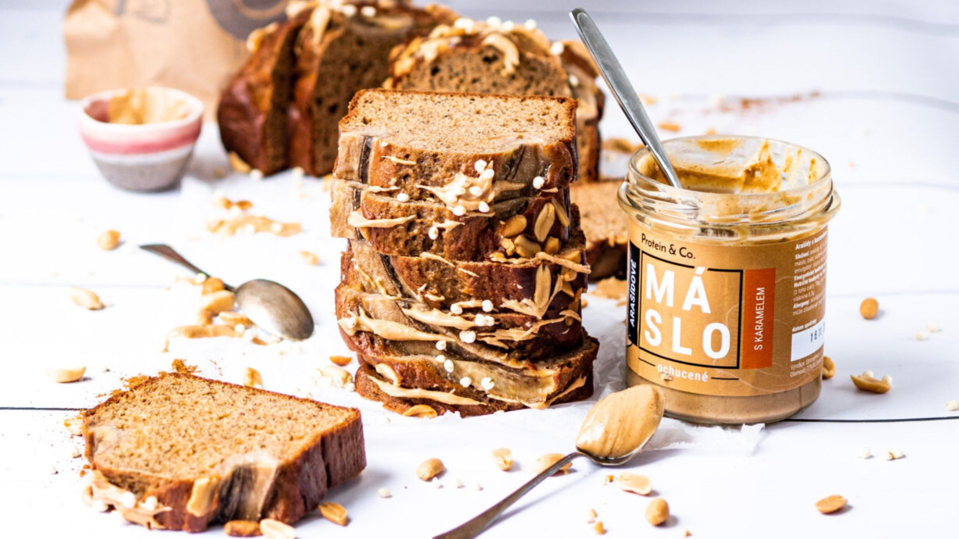 Recept: Banánový chlebíček s arašídovým máslem