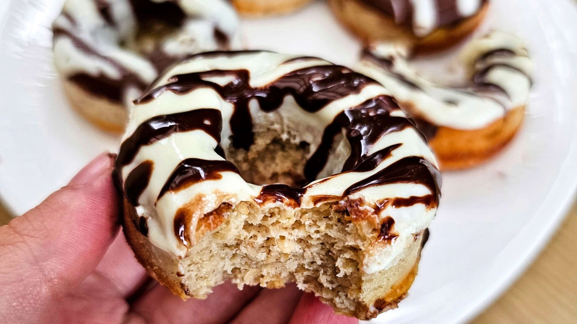 Protein & Cook - Jednoduché domácí donuty bez cukru a bez mouky