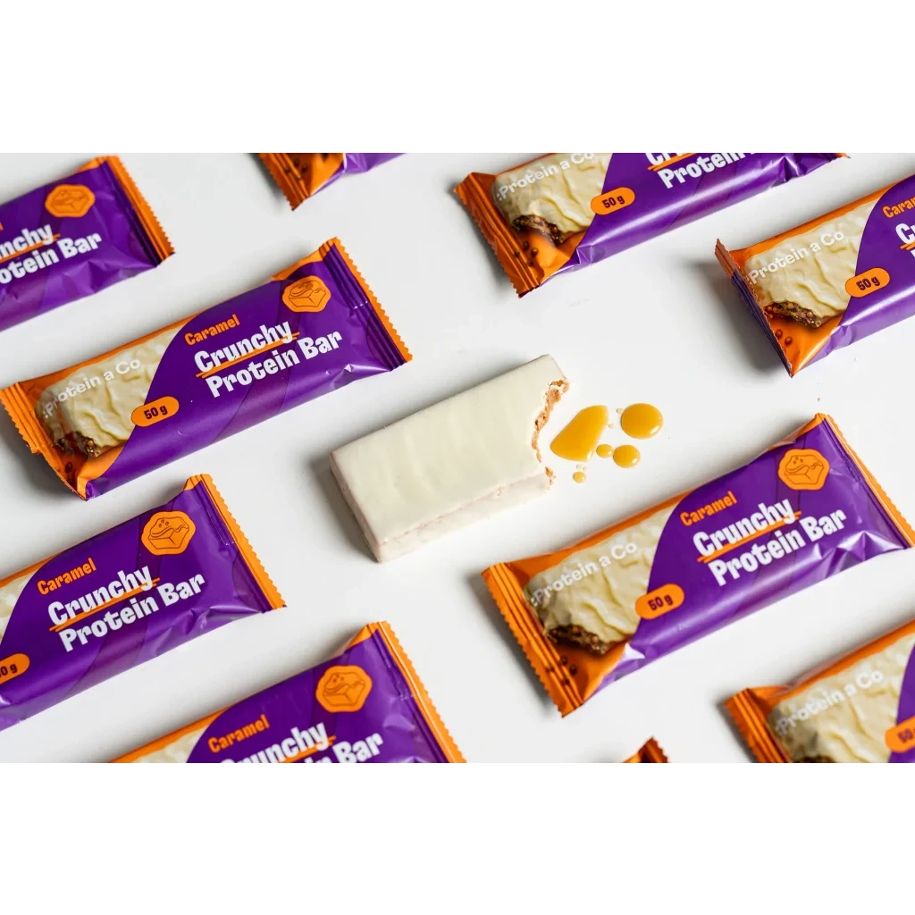 Crunchy proteinová tyčinka karamel – praktická sváča na cesty