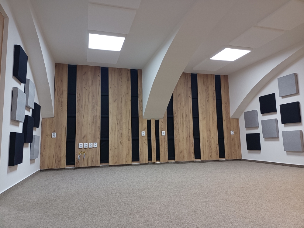 Učebna pro bicí a kytaru