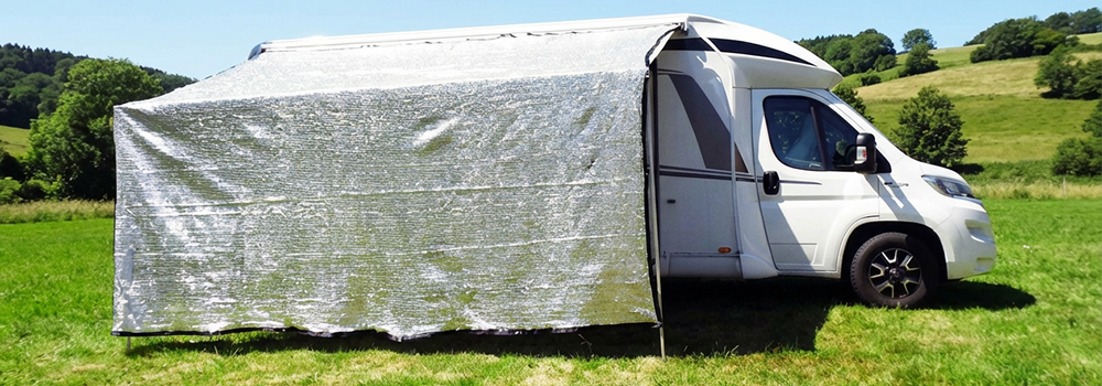 Plachta na karavan proti slunci