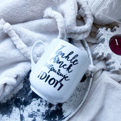 Hrnek 300ml Tenhle hrnek odpuzuje idioty