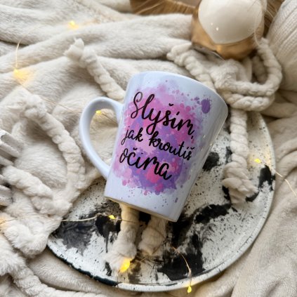 Slyším, jak kroutíš očima.