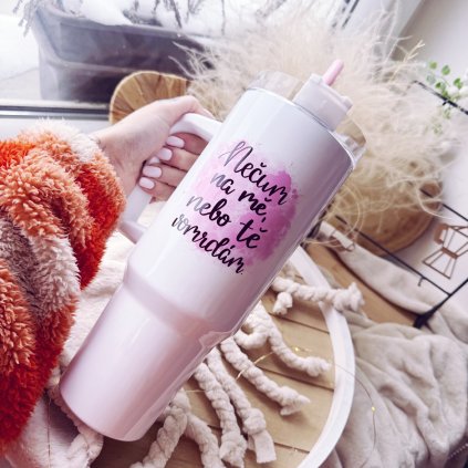 Nečum na mě, nebo tě vomrdám.