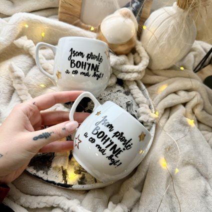 Hrnek 300ml Jsem prostě bohyně a co má bejt?