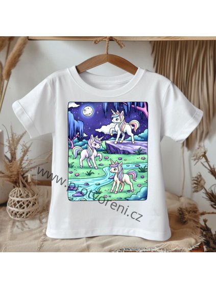 tričko spotiskem, jednorožec na louce na ramínku