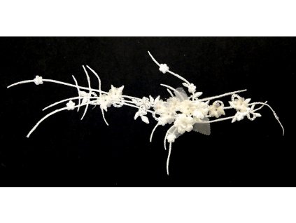 N422, Nažehlovačka, krémový ornament s umělými květy, 26x13 cm, 1ks