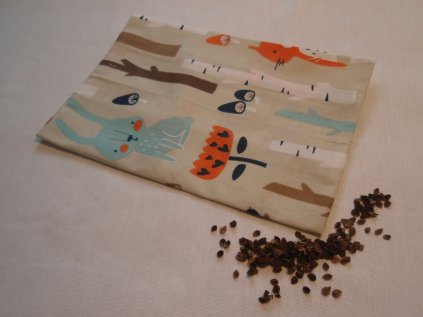 Nahřívací polštářek Zvířátka na béžové s pohankovými slupkami