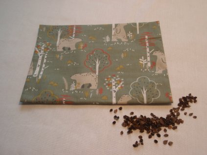 Nahřívací polštářek Medvědi v lese s pohankovými slupkami