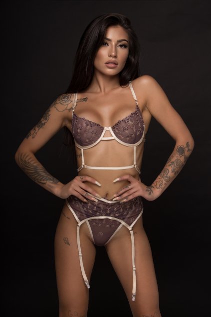 E8A97740 2B4B 47FF 9B49 F6D55C31D7ED