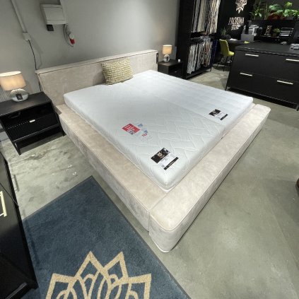 Čalúnená posteľ DAISY - 180x200 cm - krémová