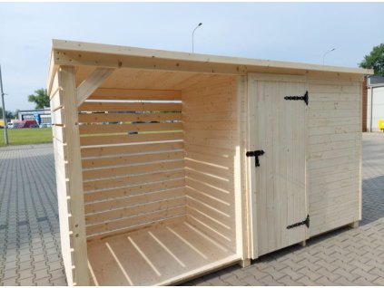 Dřevník s domkem na zahradní nářadí